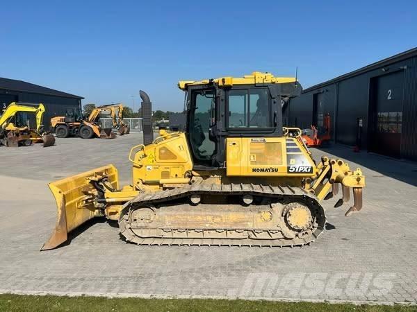 Komatsu D 51 PXi-24 Гусеничные бульдозеры