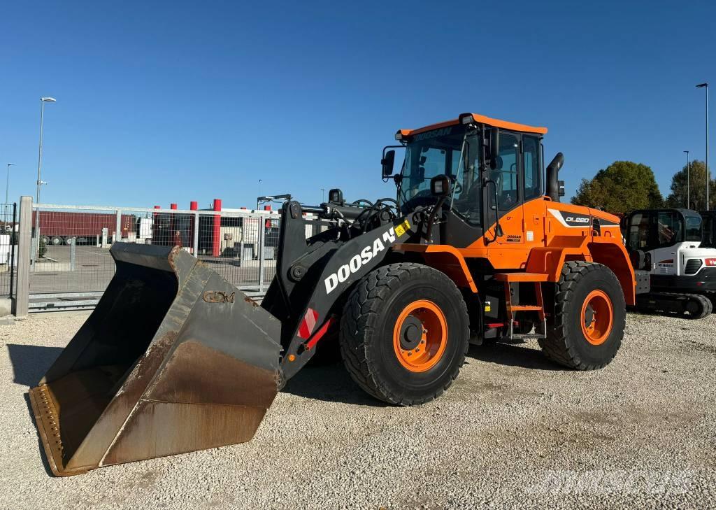 Doosan DL 220-5 Фронтальные погрузчики