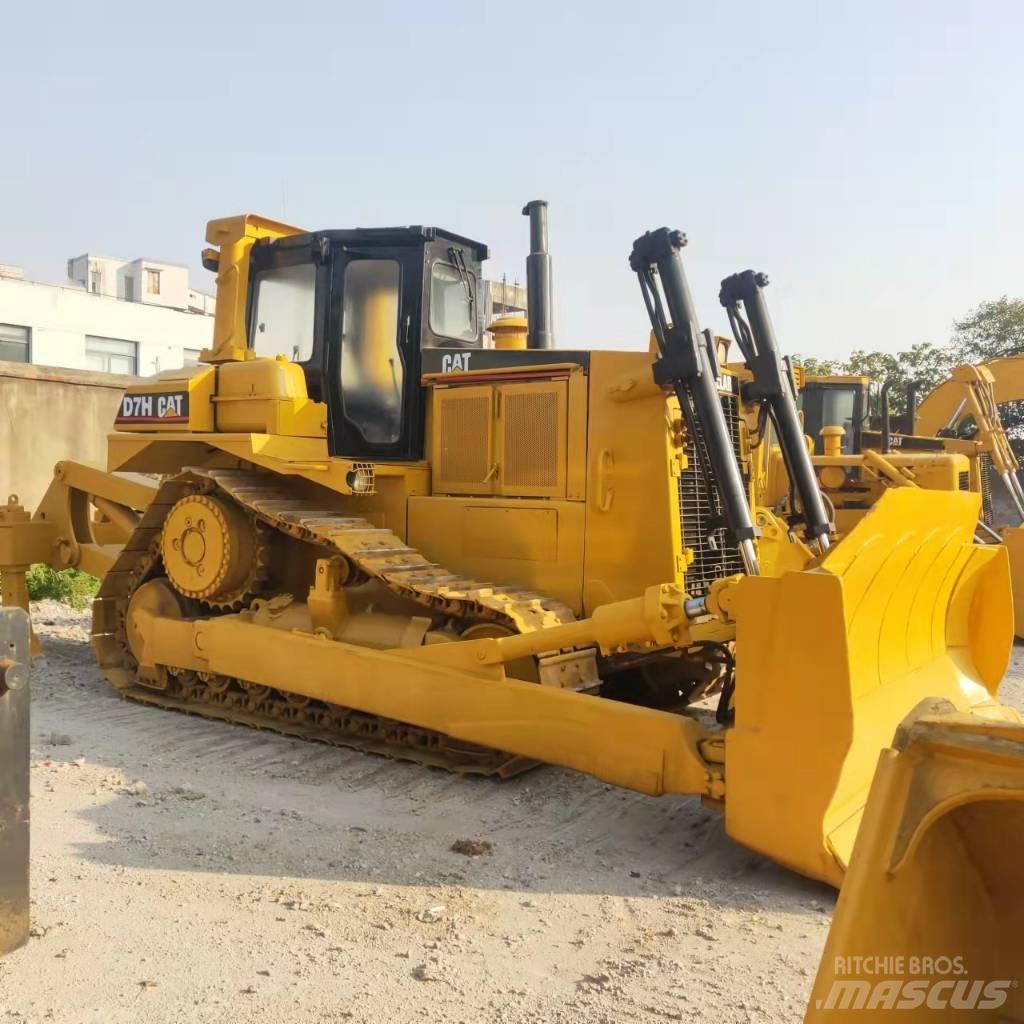 CAT D7H Гусеничные бульдозеры