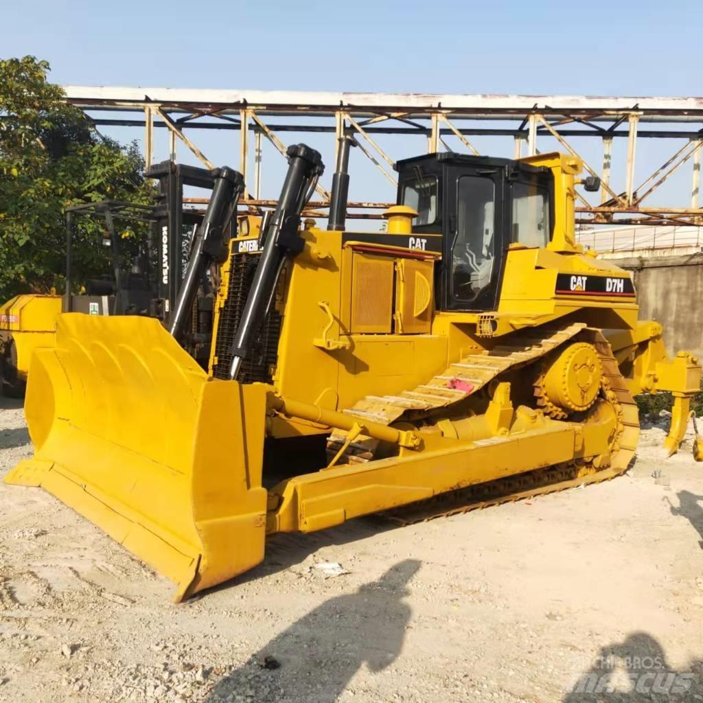 CAT D7H Гусеничные бульдозеры