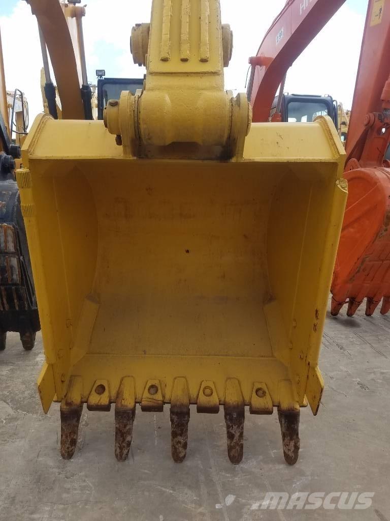 Komatsu PC 220-8 Гусеничные экскаваторы