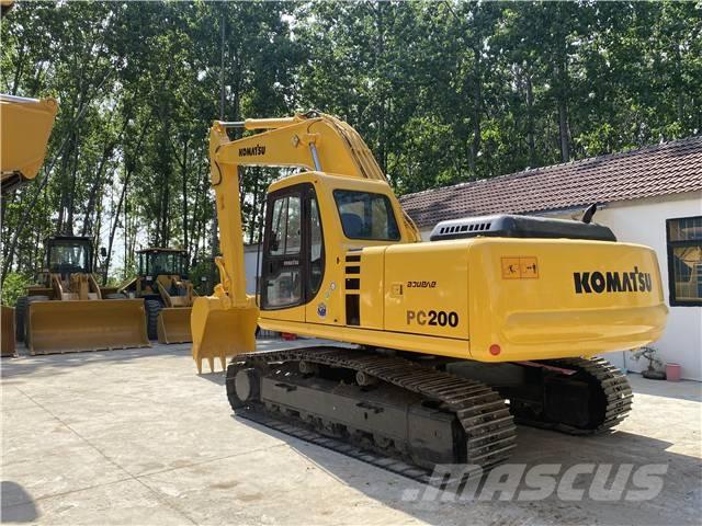 Komatsu PC200-7 Гусеничные экскаваторы