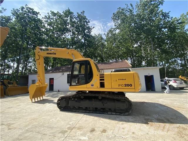 Komatsu PC200-7 Гусеничные экскаваторы