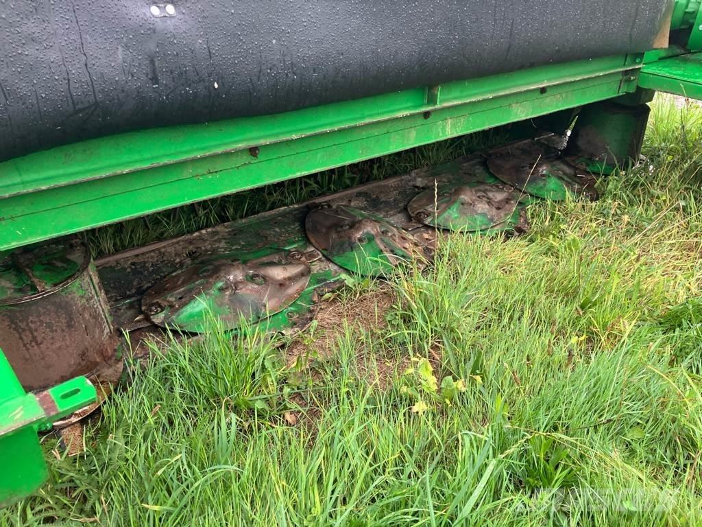 John Deere 1365 Навесные и прицепные косилки