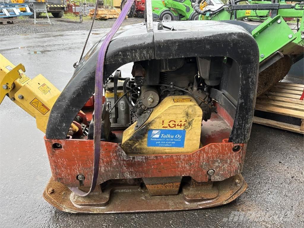 Dynapac LG400 Виброплиты и вибротрамбовки