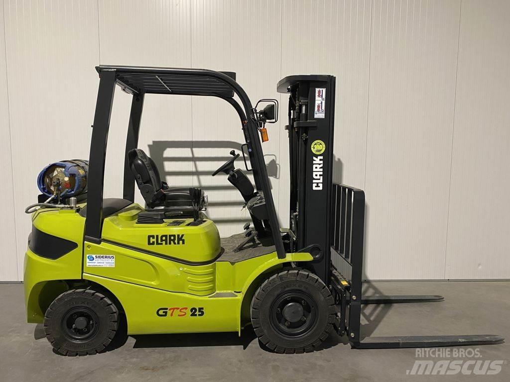 Clark GTS25 Газовые погрузчики