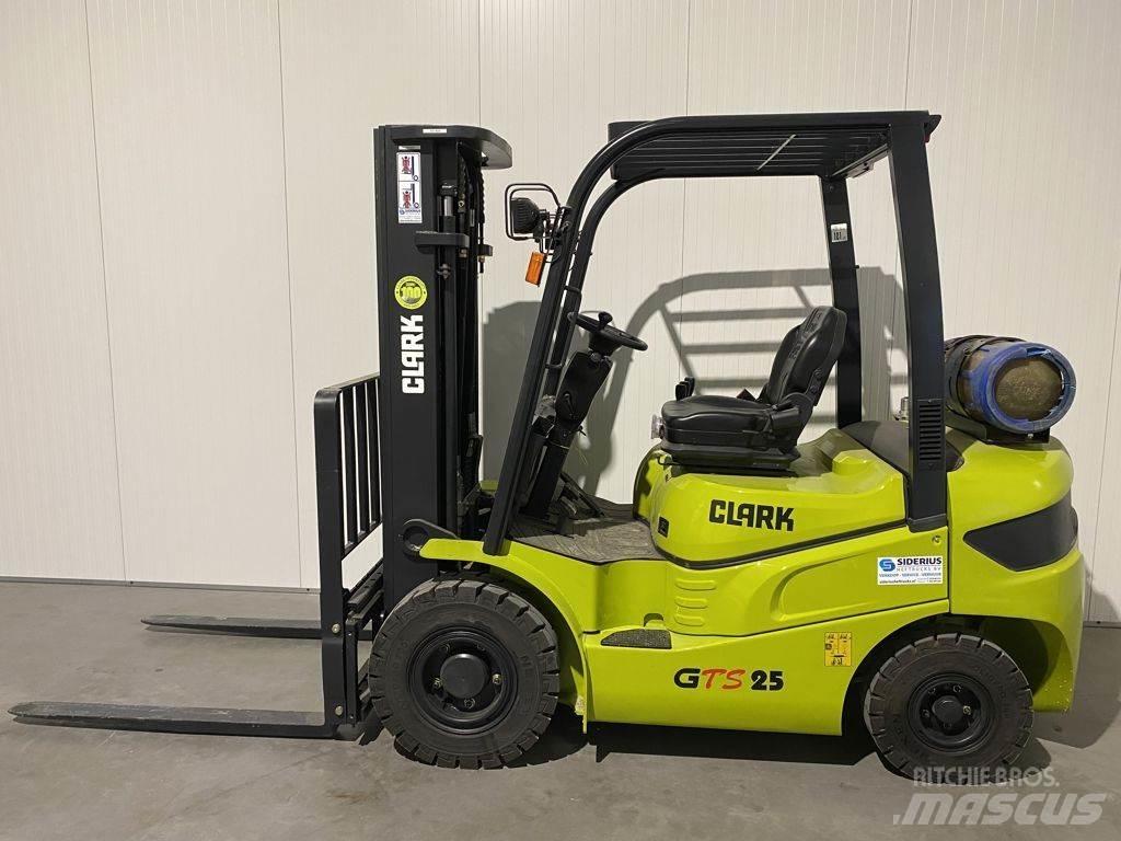 Clark GTS25 Газовые погрузчики