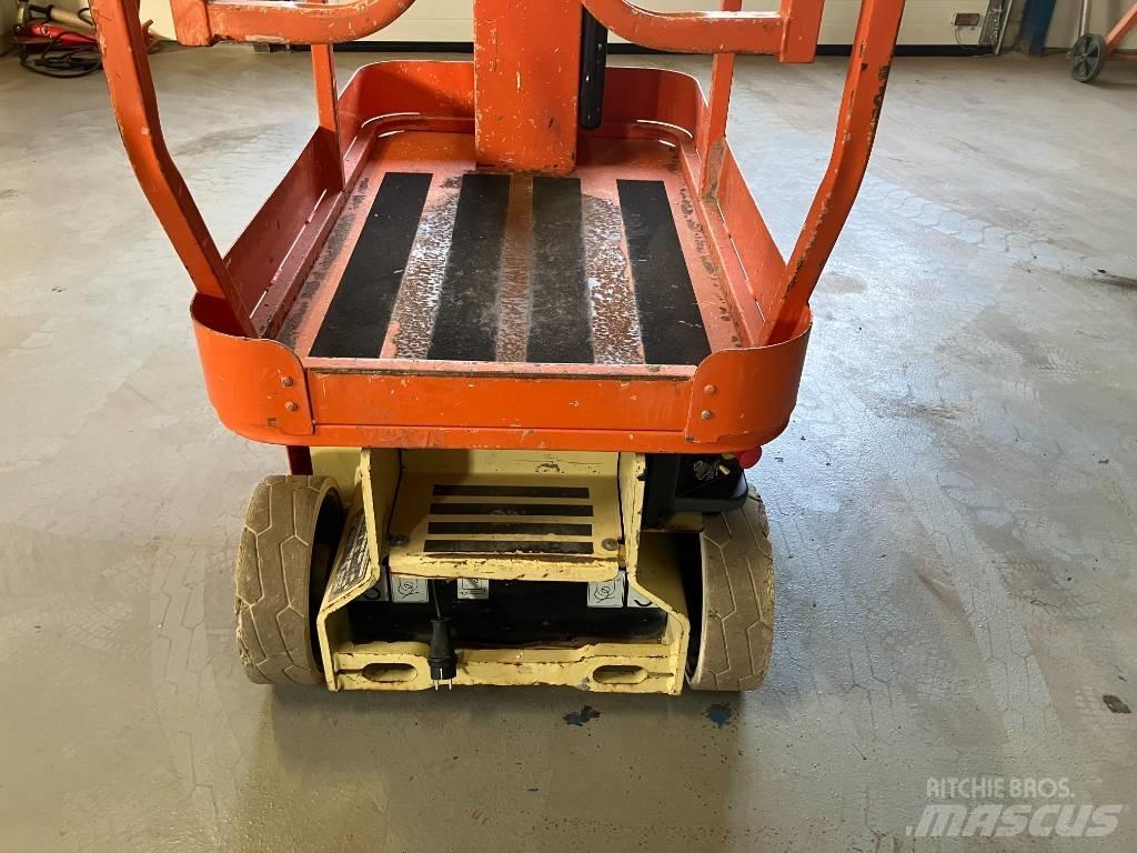 JLG 1230 ES Вертикальные мачтовые подъемники