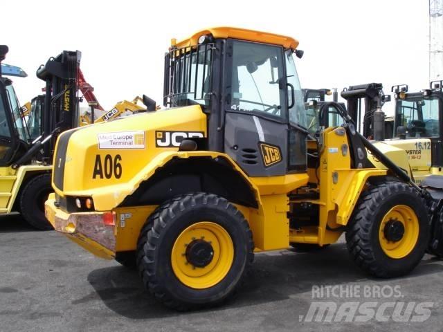 JCB 411 HT Фронтальные погрузчики