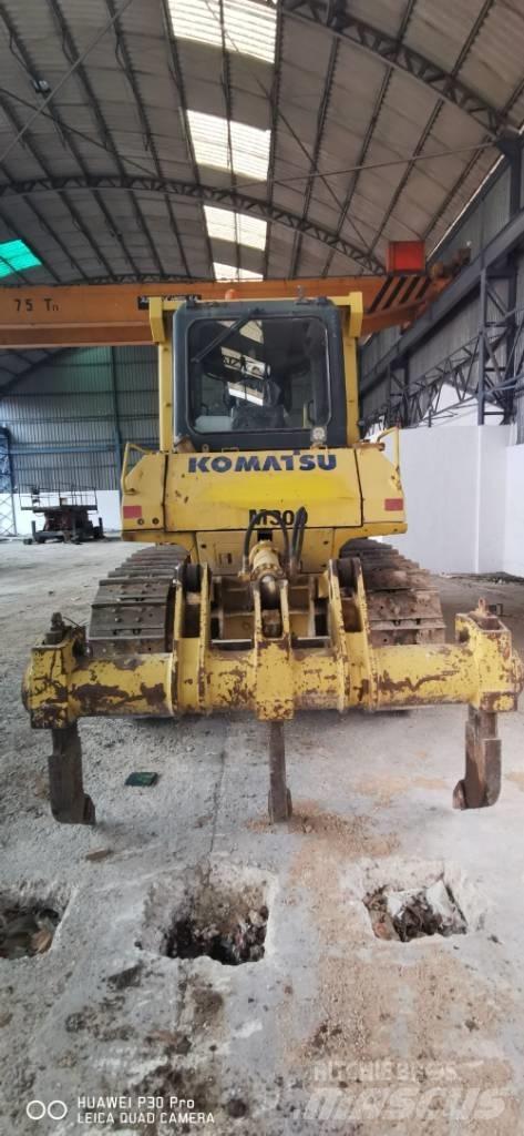 Komatsu DX 65 Гусеничные бульдозеры