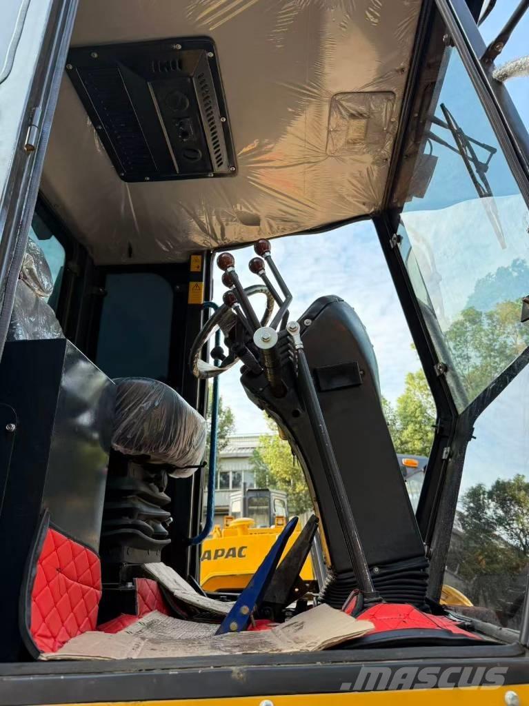 XCMG GR 1803 Грейдеры