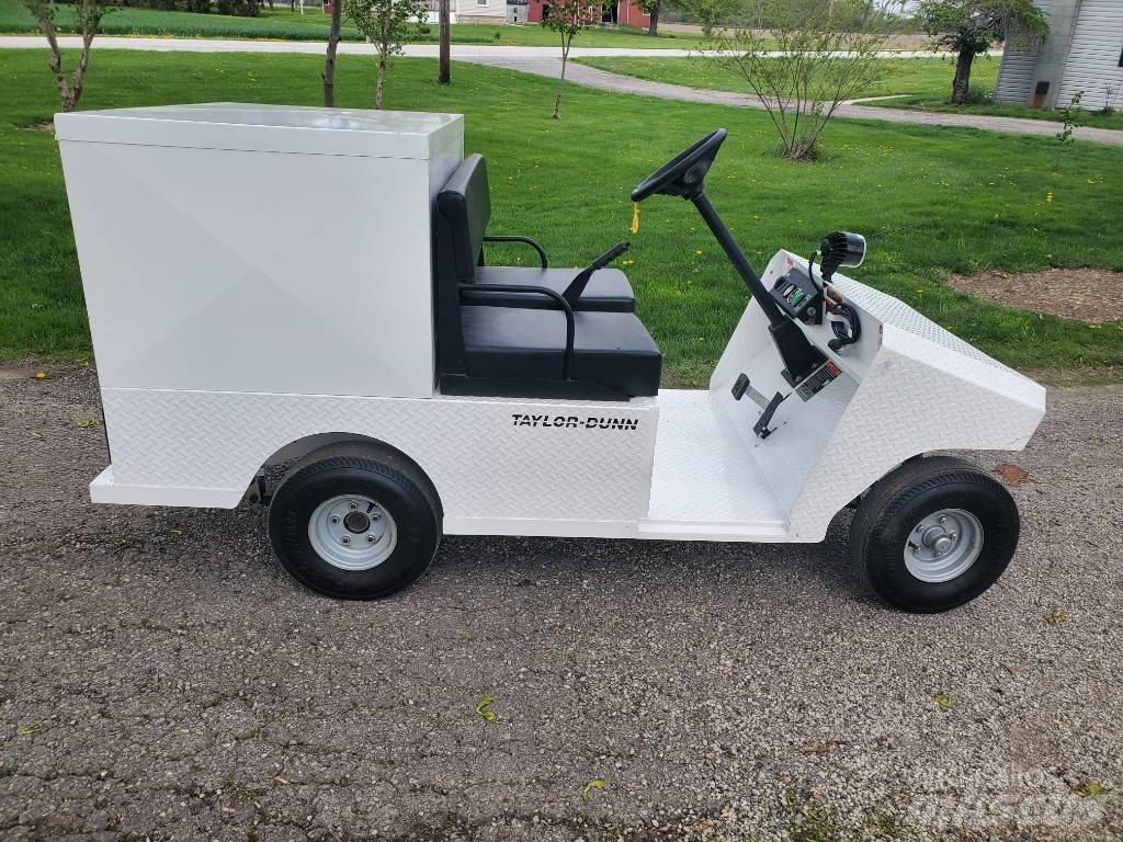 Taylor-Dunn R380 Складские электротягачи