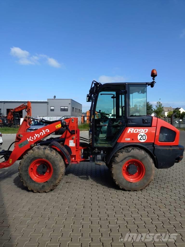 Kubota R 082 Фронтальные погрузчики