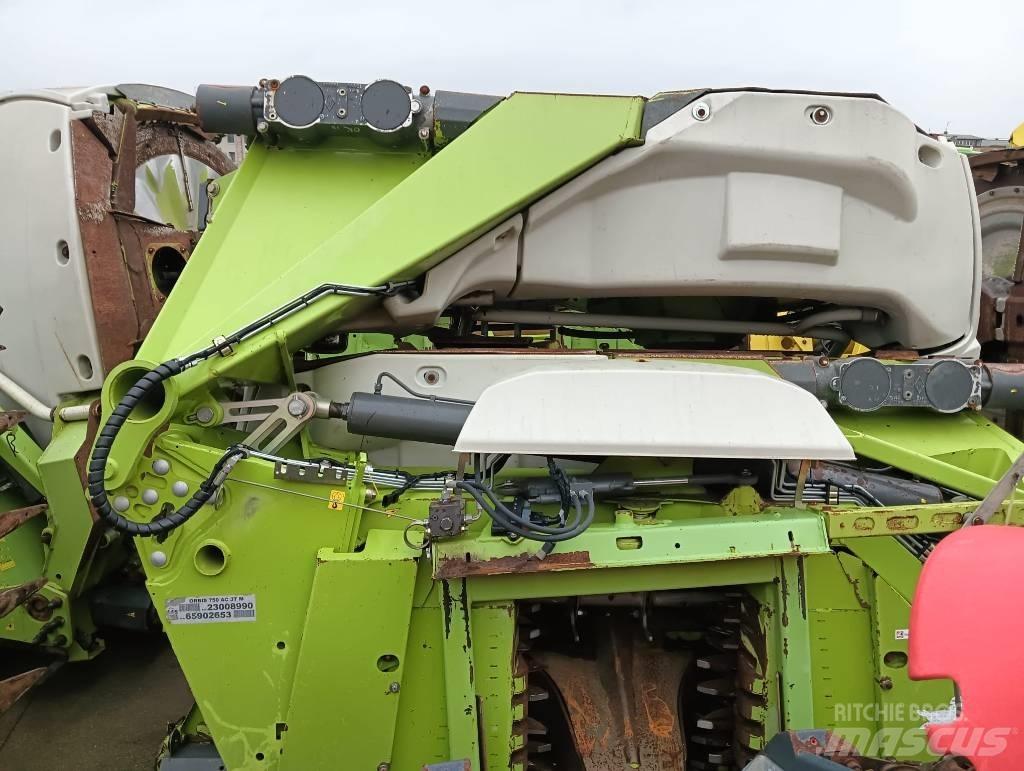 CLAAS ORBIS 750 Самоходные кормоуборочные комбайны