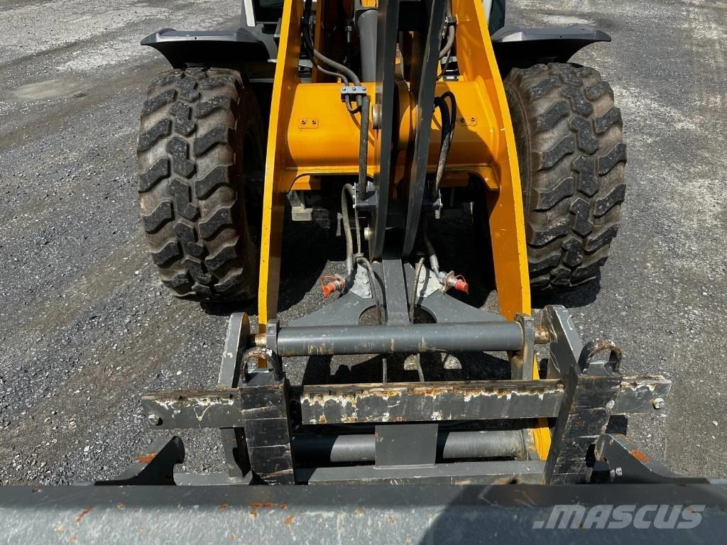 Liebherr 504 Compact Фронтальные погрузчики