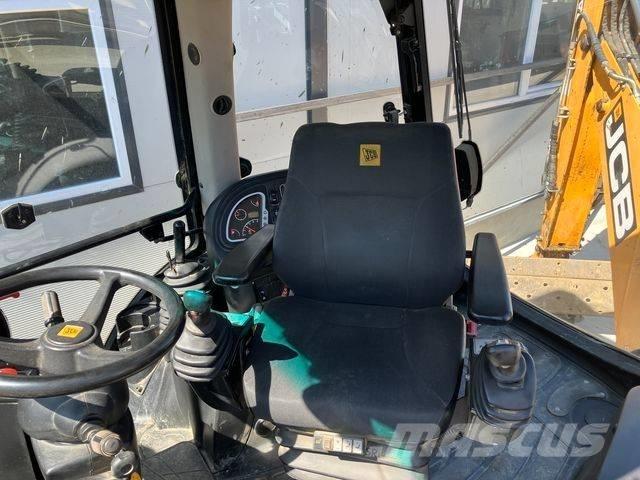 JCB 4CX AEC Экскаваторы-погрузчики