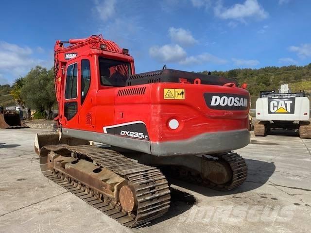 Doosan DX 235 LC Гусеничные экскаваторы