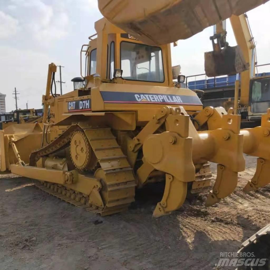 CAT D7H Гусеничные бульдозеры