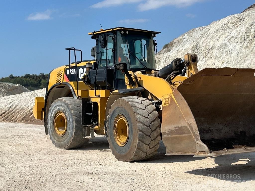 CAT 972m Фронтальные погрузчики