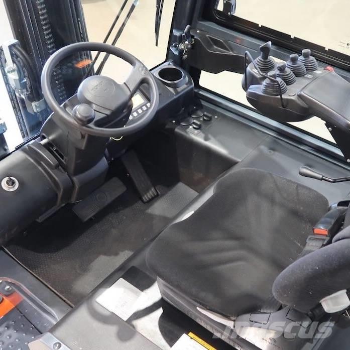Toyota 8FBMT30 Электропогрузчики