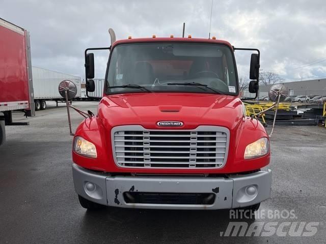 Freightliner M2 106 Грузовики для доставки напитков