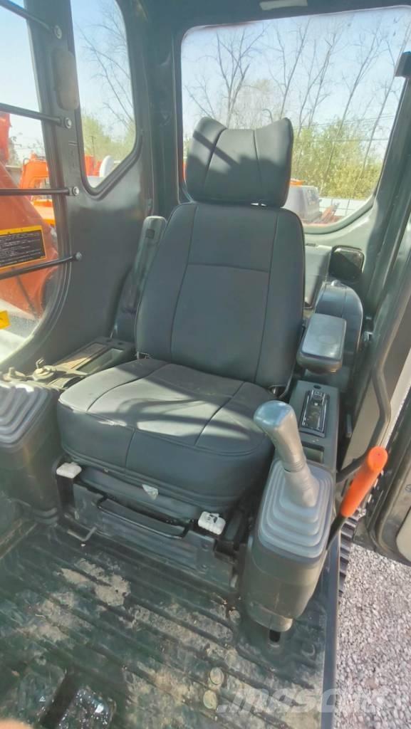 Hitachi ZX 210-3 Гусеничные экскаваторы