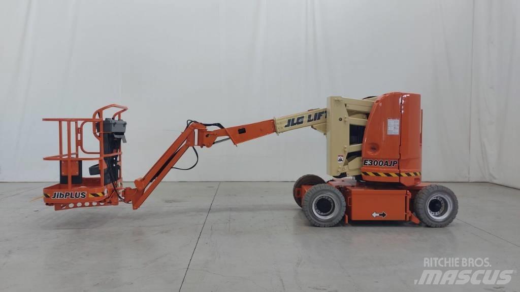 JLG E300AJP Коленчатые подъемники