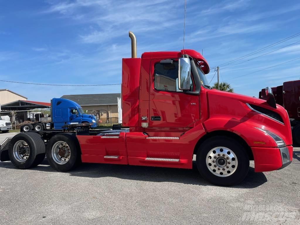 Volvo VNL64T300 Седельные тягачи
