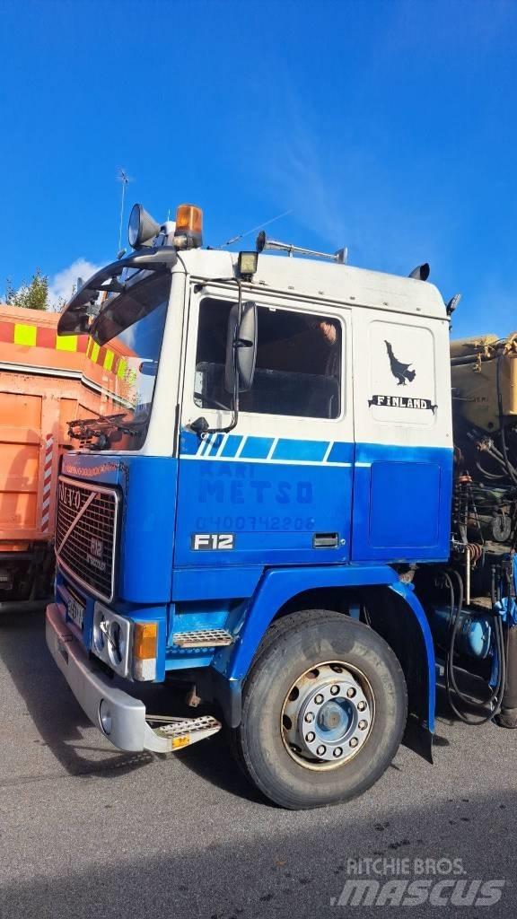 Volvo F 12 Автомобильные краны