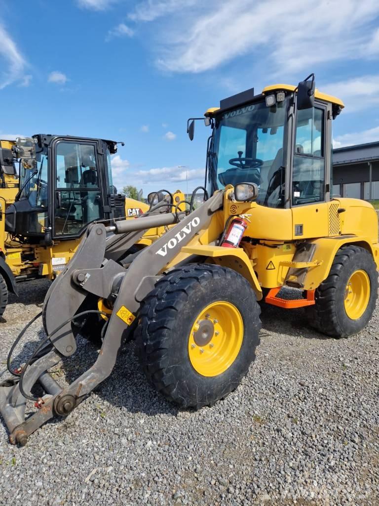 Volvo L 30 G Фронтальные погрузчики