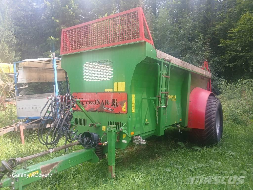 Pronar NV161/4 Разбрасыватели органических удобрений