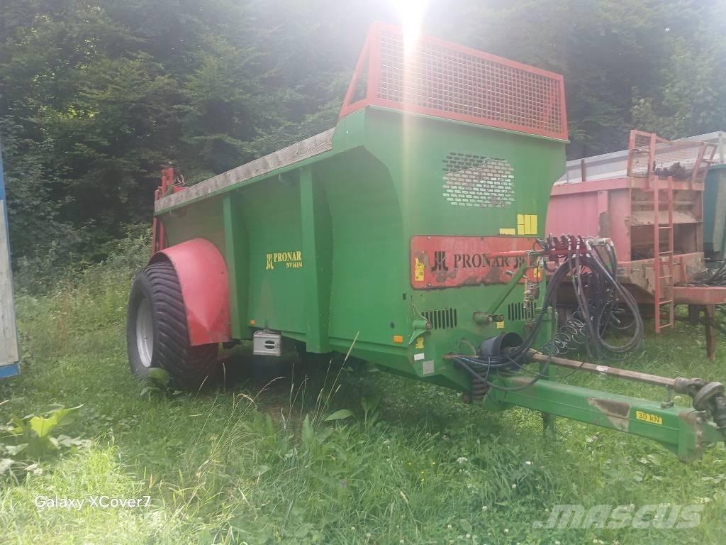 Pronar NV161/4 Разбрасыватели органических удобрений