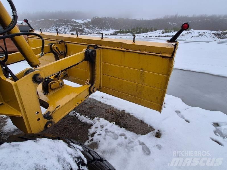 CAT 120 ADW Грейдеры