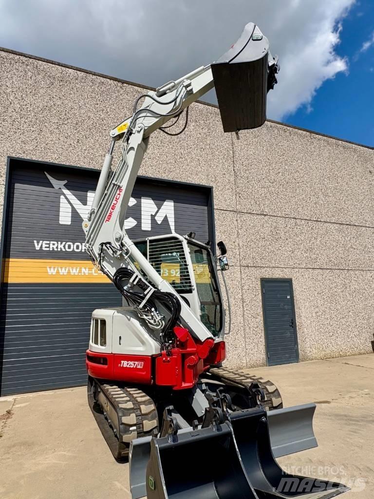 Takeuchi TB 257 FR Мини-экскаваторы