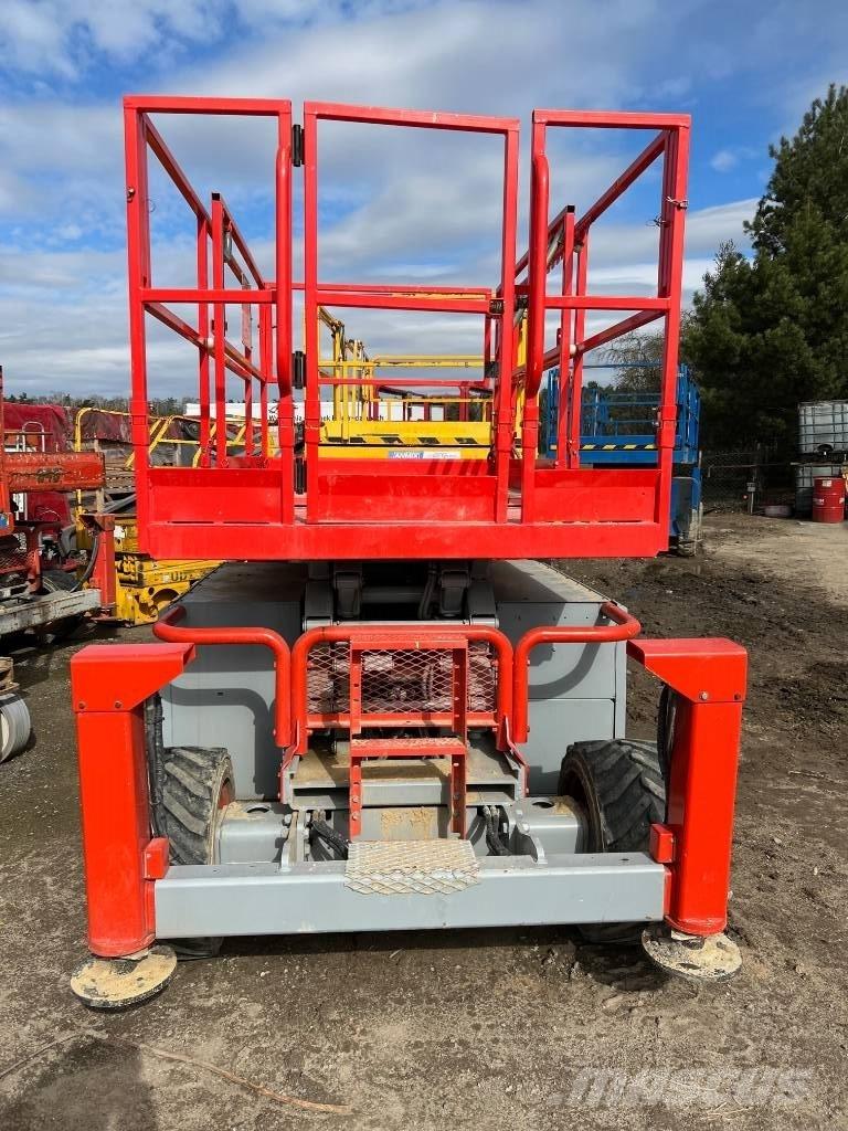 SkyJack SJ 6832 RT Ножничные подъемники