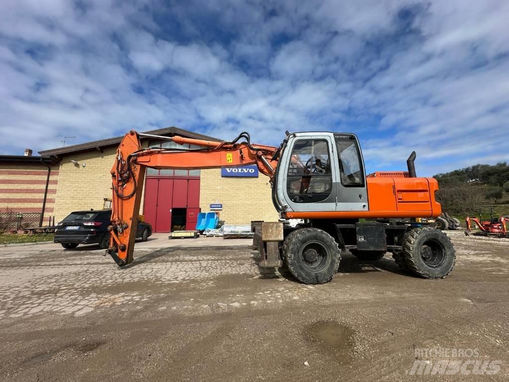 Hitachi EX 165 Колёсные экскаваторы