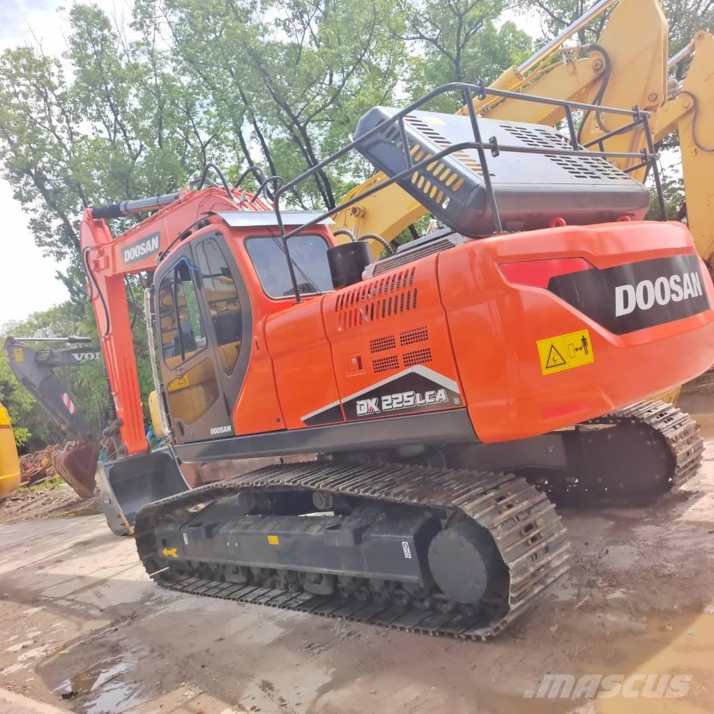 Doosan DX 225 LCA Гусеничные экскаваторы