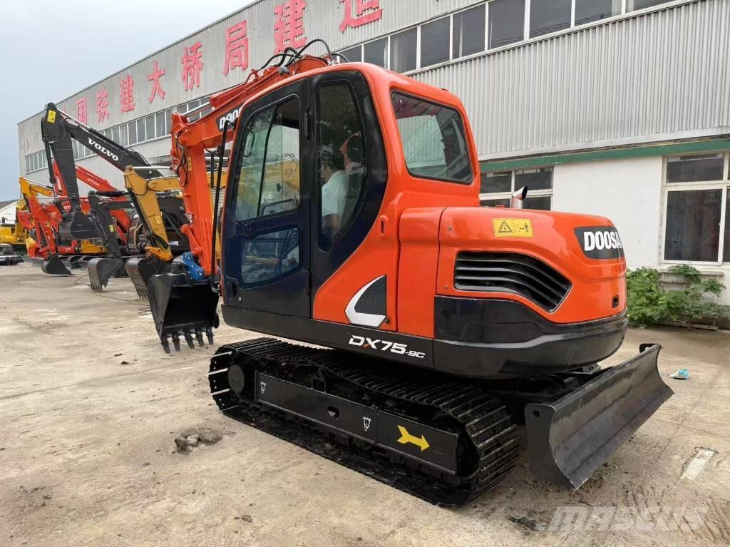 Doosan DX 75 Гусеничные экскаваторы