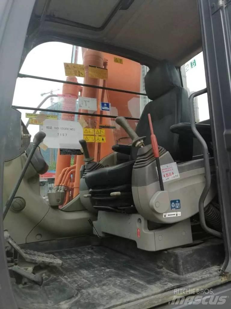 Hitachi ZX 200 Гусеничные экскаваторы