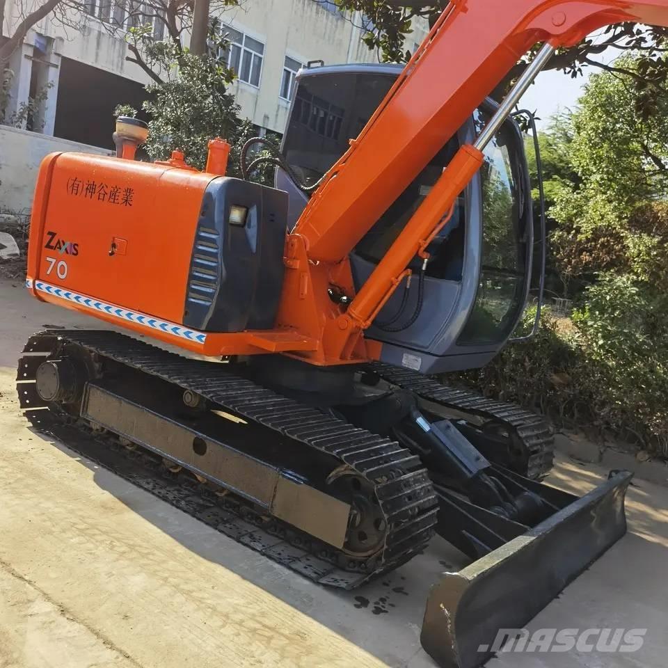 Hitachi ZX70 Малые экскаваторы 7т-12т