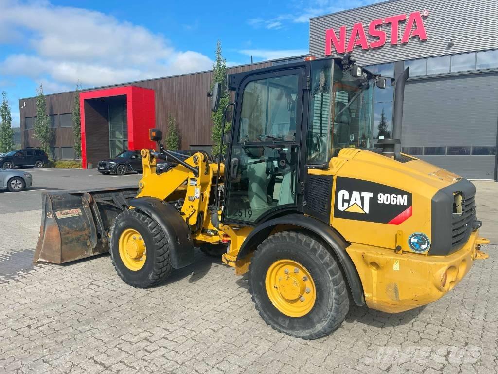 CAT 906M Фронтальные погрузчики