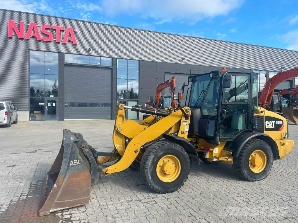 CAT 906M Фронтальные погрузчики