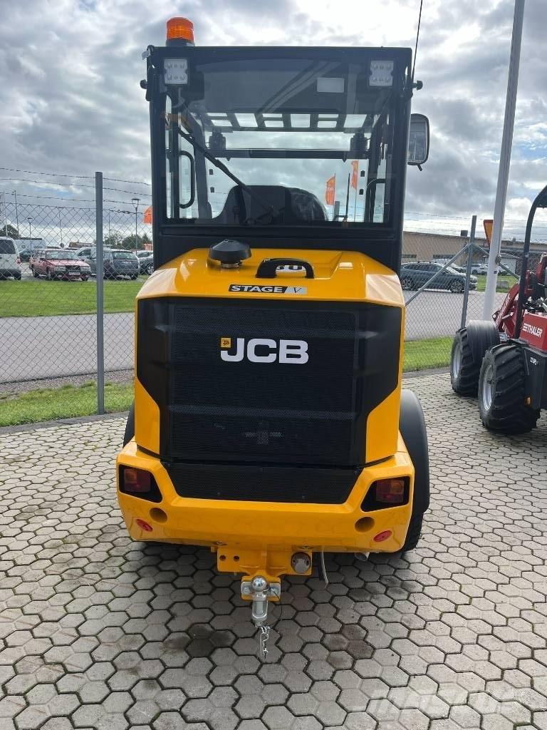 JCB 403 Agri Plus Мини-погрузчики