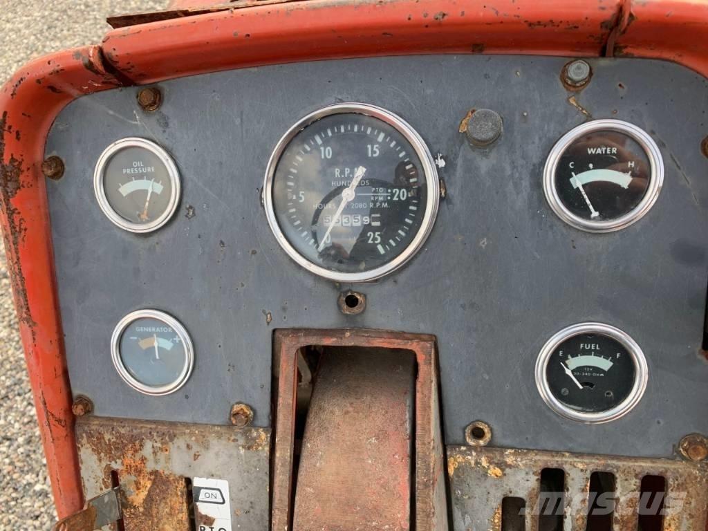 Massey Ferguson 1100 Трактора