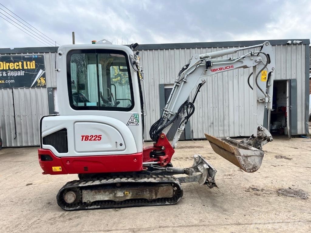 Takeuchi TB 225 Мини-экскаваторы