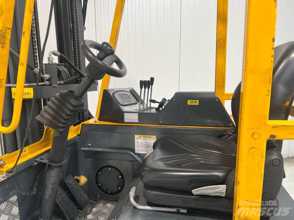 Combilift CBE2500 4-x ходовые ричтраки