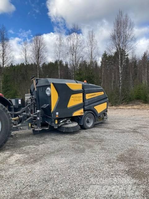 Schmidt Wasa 300+ Вакуумные уборочные машины