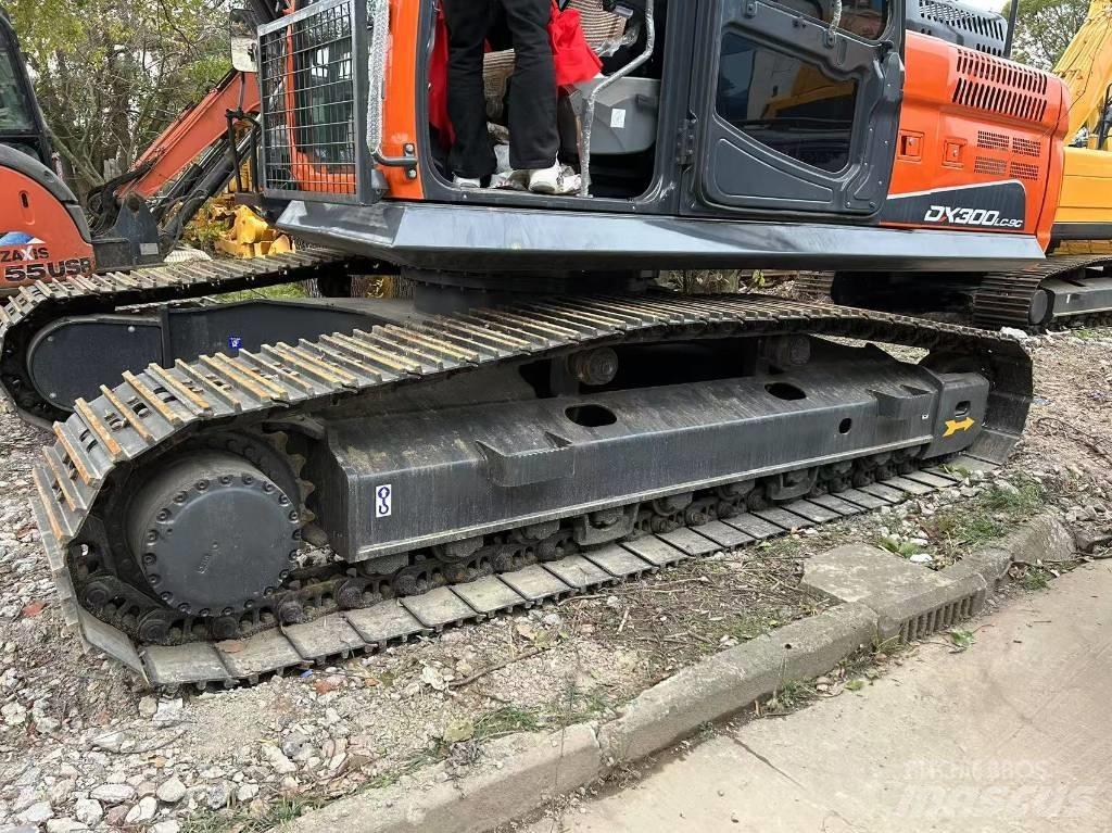 Doosan DX 300 Гусеничные экскаваторы