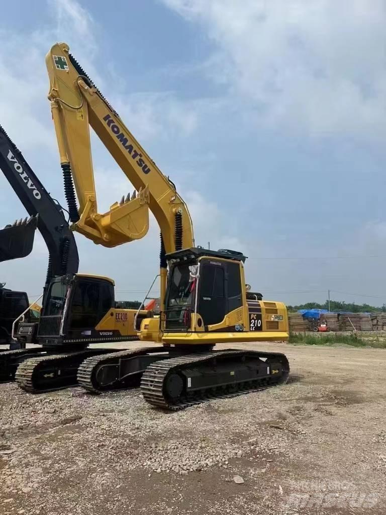 Komatsu 210-8 Гусеничные экскаваторы