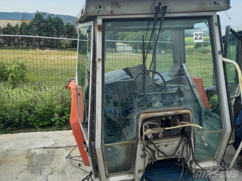 Massey Ferguson 3080 Кабины